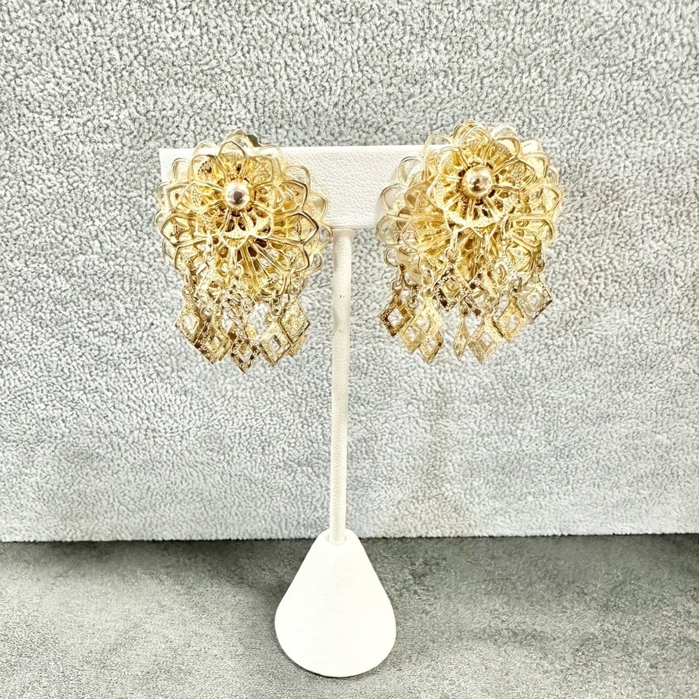 Vintage Signed Bed Gold Tone Dangle Filigree Clip On Earrings